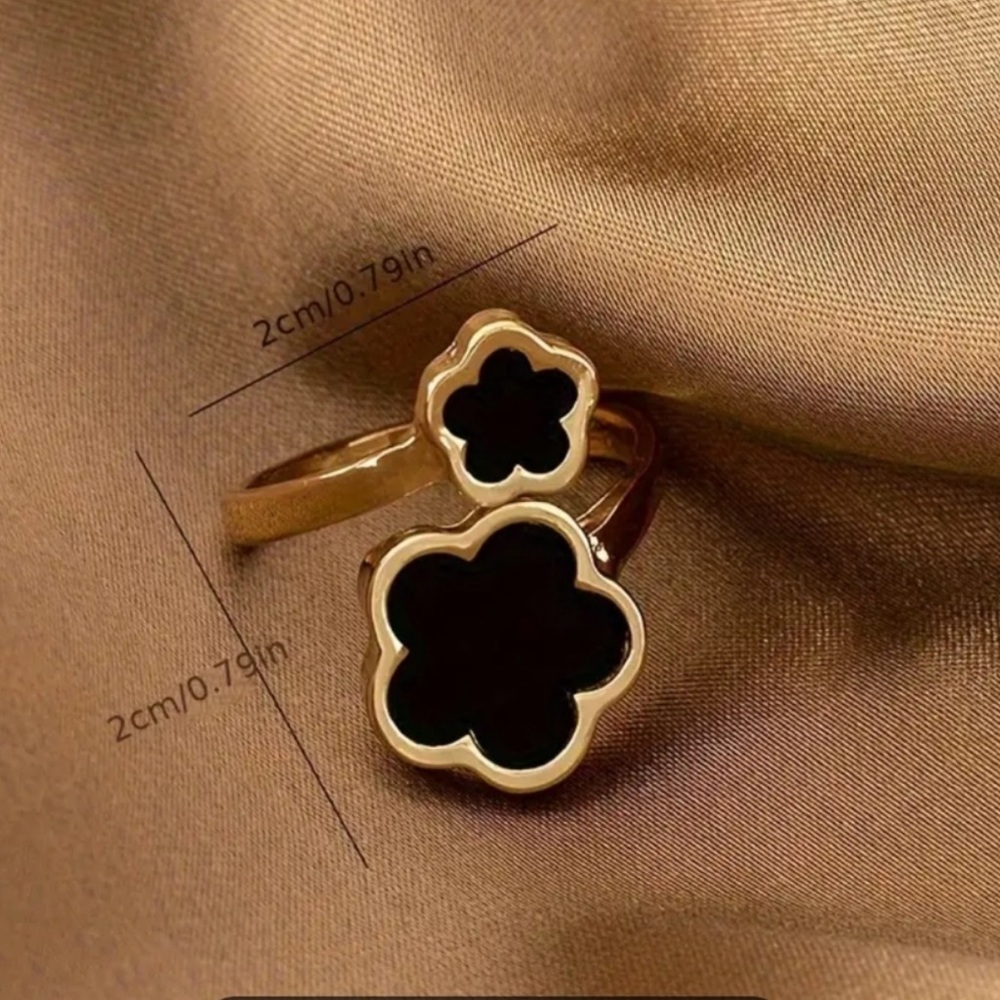 Adjustable Double Clover Ring in GOLD and BLACK